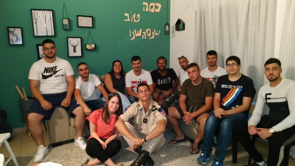 שותפים לילדות